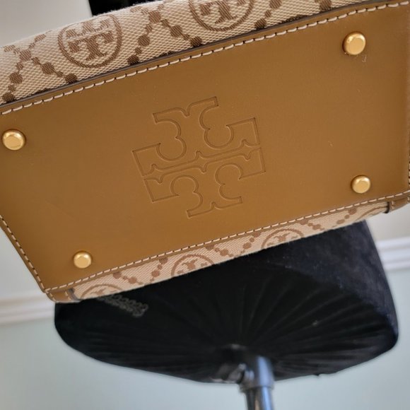 Tory Burch⭐️host pick⭐T Monogram Jacquard Mini Duffle Barrel Crossbody Hazel NWT - Picture 5 of 11